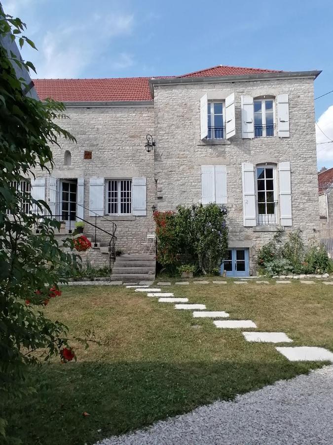 Chambre D'Hotes Esprit De Famille Landreville Exterior foto